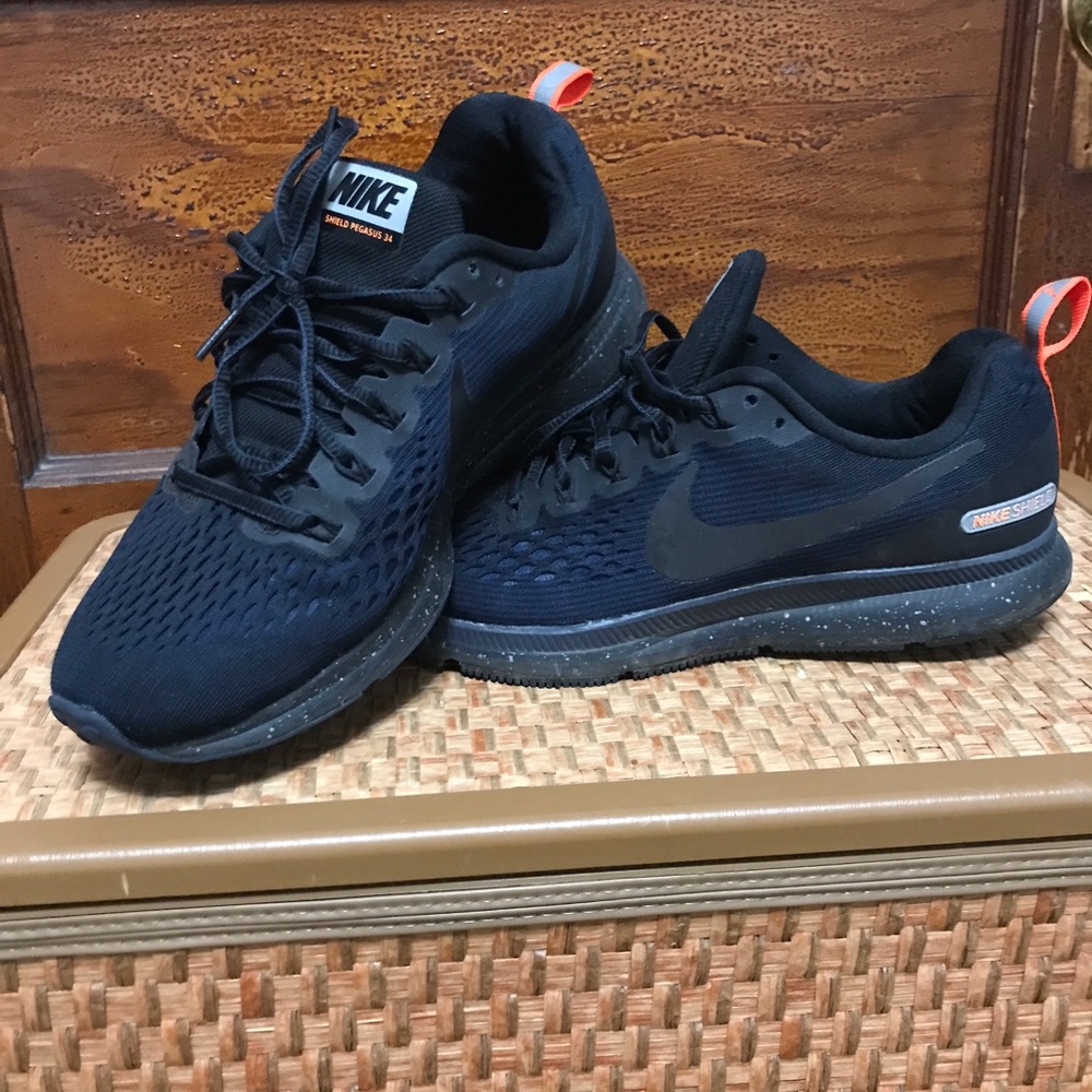 Nike Shield Pegasus 34 Men’s size 8.5